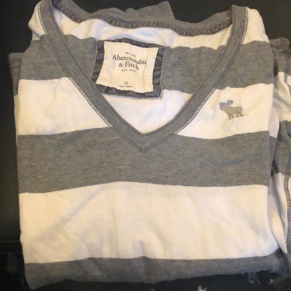 New without tag long sleeve T-shirt. XS